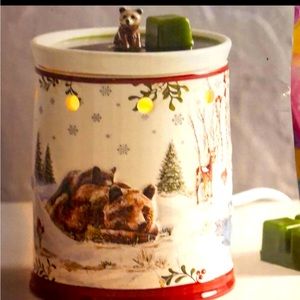 Sold Christmas Bears wax warmer. Comes with free wax bar